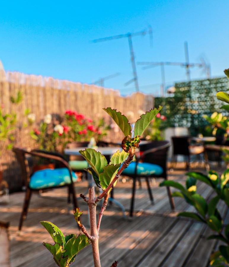 Renovated Apartment With Roof Garden Access, 15 M Walk To Acropolis Athens Ngoại thất bức ảnh