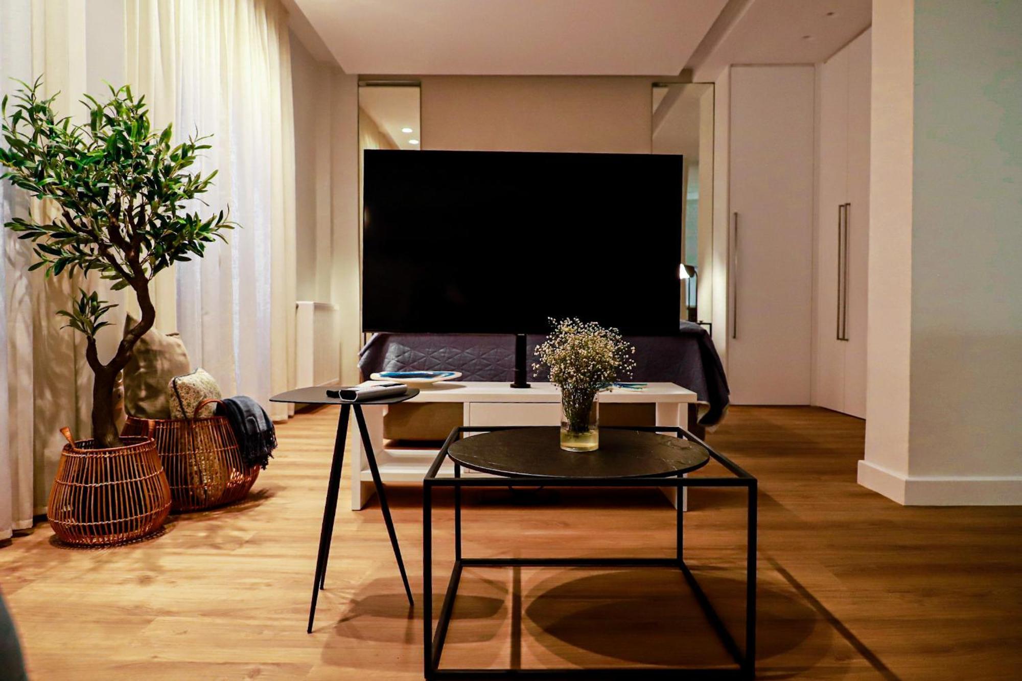 Renovated Apartment With Roof Garden Access, 15 M Walk To Acropolis Athens Ngoại thất bức ảnh